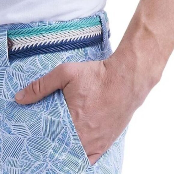 Vineyard Vines 7" Break Short in Linear Marlin Print | 38 - Picture 2 of 8